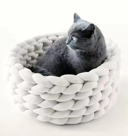 Soft Round Cat Sleeping Basket – Warm & Cozy Pet Bed