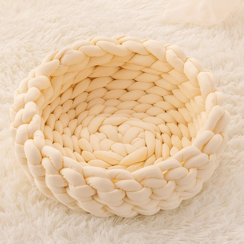 Soft Round Cat Sleeping Basket – Warm & Cozy Pet Bed