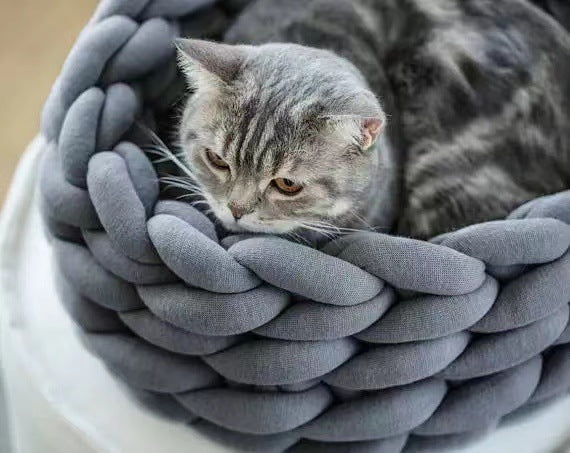Soft Round Cat Sleeping Basket – Warm & Cozy Pet Bed