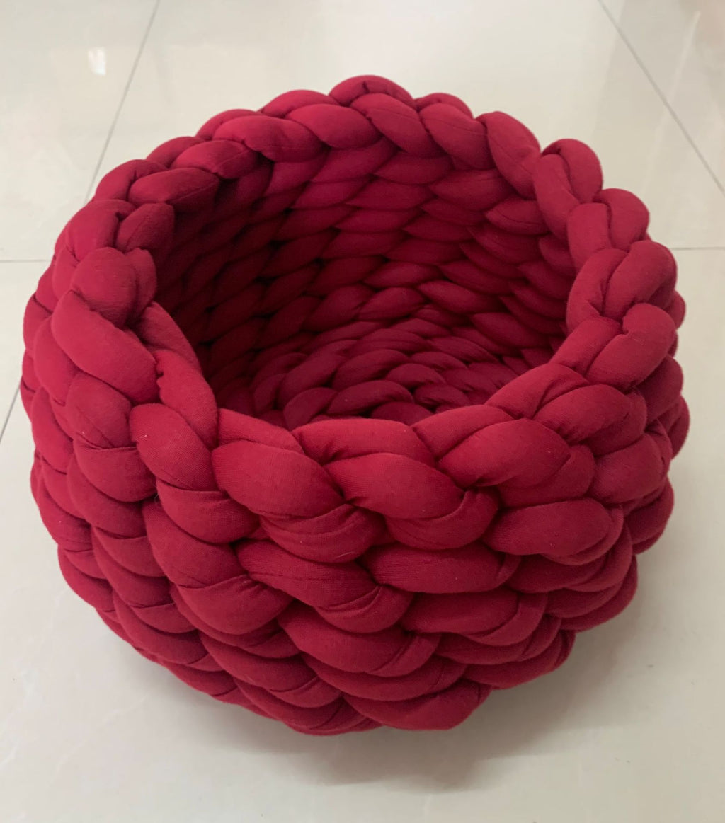Soft Round Cat Sleeping Basket – Warm & Cozy Pet Bed