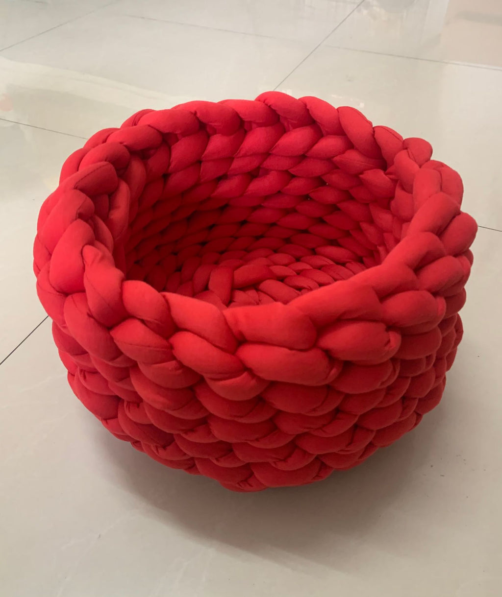 Soft Round Cat Sleeping Basket – Warm & Cozy Pet Bed